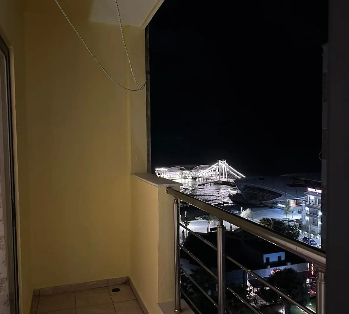 Esar Apartment Durrës 0*,